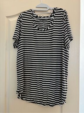 Classic Black & White Striped Short Sleeve Tee